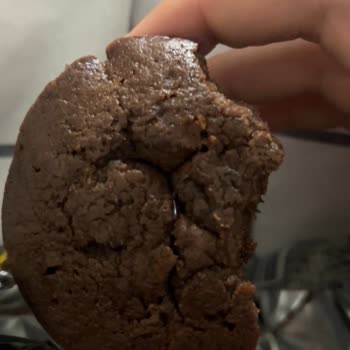 Kek İçinden Metal Tel Parçası Çıktı: Sağlık Riski Ve Hayal Kırıklığı