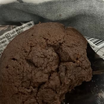 Kek İçinden Metal Tel Parçası Çıktı: Sağlık Riski Ve Hayal Kırıklığı