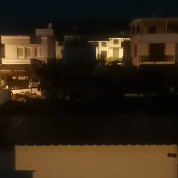 Sokak Lambaları Kapalı, Mahallemiz Karanlık Ve Güvensiz Kaldı