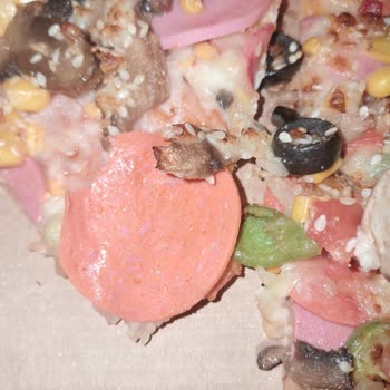 Çiğ Teslim Edilen Pizza Nedeniyle Ücret İadesi Talebi