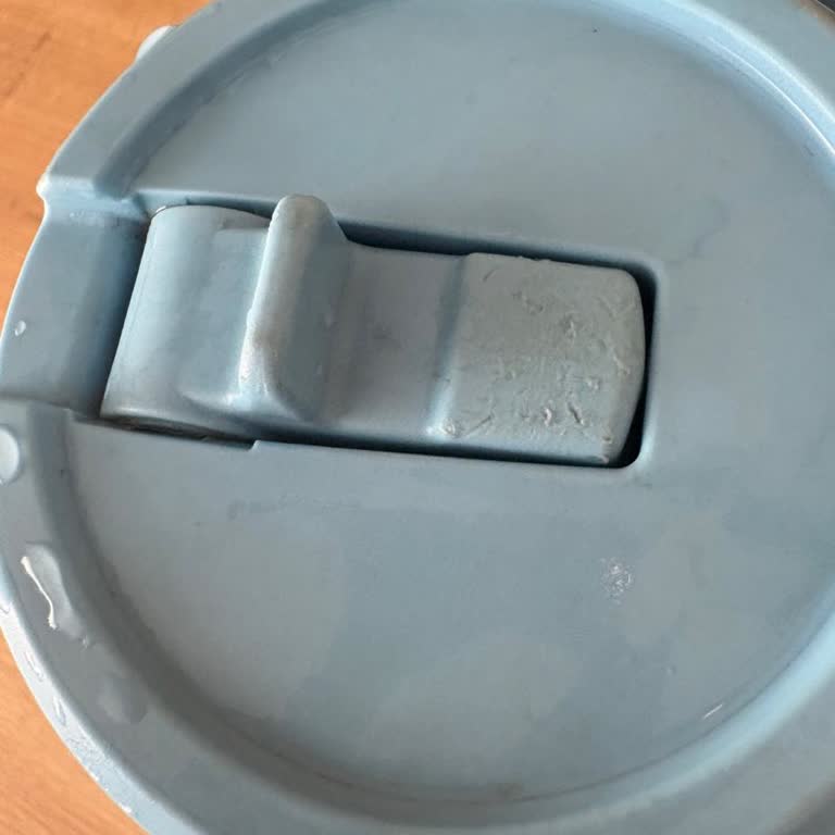 Stanley Termosun Ağız Kısmında Deformasyon Ve Sağlık Riski