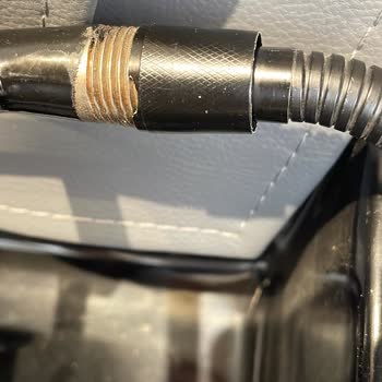 Parsspa'dan Gelen Kafa Masajı Sedyesi Çizikler ve Lekeler İçindeydi