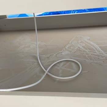 Parsspa'dan Gelen Kafa Masajı Sedyesi Çizikler ve Lekeler İçindeydi