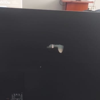 Kırık Televizyon Ve Belgeler Arasında Çözüm Bulamayan Teknosa