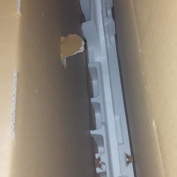 Kırık Televizyon Ve Belgeler Arasında Çözüm Bulamayan Teknosa