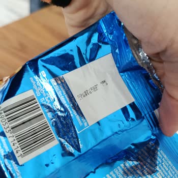 Krakerin İçinden Çıkan Yabancı Madde Gıda Güvenliği Endişesi