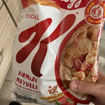 Kellogg’s Corn Flakes İçinden Cam Parçası Çıktı!