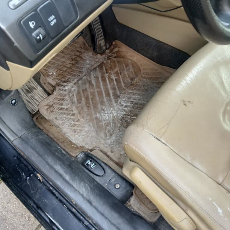 Serviste Aracımın İzinsiz Kullanılması Ve Temiz Teslim Edilmemesi