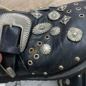 Premium Fiyatlı Terlikte Paslanma Ve Müşteri Hizmetlerinde Hayal Kırıklığı