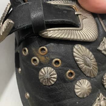 Premium Fiyatlı Terlikte Paslanma Ve Müşteri Hizmetlerinde Hayal Kırıklığı