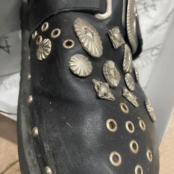 Premium Fiyatlı Terlikte Paslanma Ve Müşteri Hizmetlerinde Hayal Kırıklığı