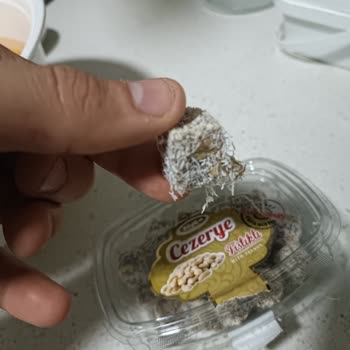 Aldığım Fıstıklı Cezeryede Güve Ve Kurt Sorunu Yaşadım