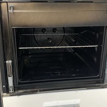 Gece Ansızın Patlayan Cam Ailemin Güvenliğini Tehlikeye Attı