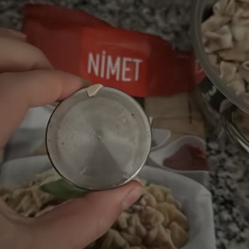Donmuş Mantıdan Makine Parçası Çıktı: Hijyen Ve Güvenlik Skandalı