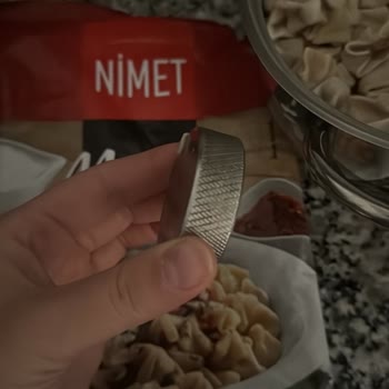 Donmuş Mantıdan Makine Parçası Çıktı: Hijyen Ve Güvenlik Skandalı