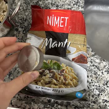 Donmuş Mantıdan Makine Parçası Çıktı: Hijyen Ve Güvenlik Skandalı