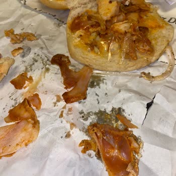 Çiğ Tavuk Döner Teslimatı Sonrası Restoranın İlgisizliği Endişe Yarattı