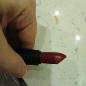 Kullanılmış Ve Zedelenmiş Ruj Gönderimi, Yetersiz Müşteri Hizmeti