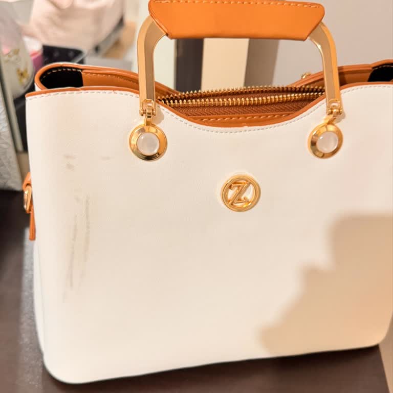 Çantada Kendiliğinden Oluşan Lekeler Ve Markanın Sorumluluk Reddi