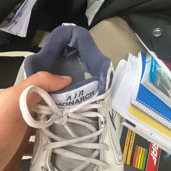 Garanti Kapsamındaki Ayakkabıda Erken Yırtılma Ve Mağaza İlgisizliği