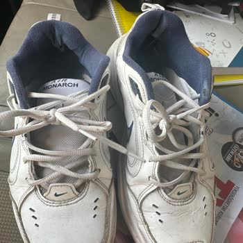 Garanti Kapsamındaki Ayakkabıda Erken Yırtılma Ve Mağaza İlgisizliği