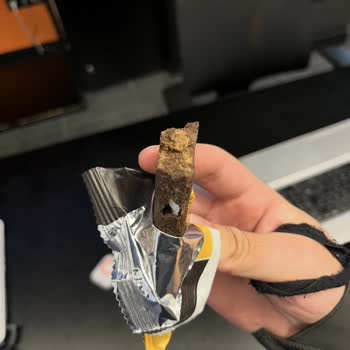 Satın Alınan Protein Barın İçinden Plastik Parça Çıkması Ve Ürün Değişiminin Yapılmaması