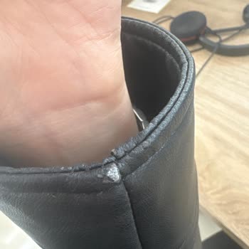 Zara Deri Ceket Kısa Sürede Deforme Oldu, Mağaza Yardımcı Olmadı