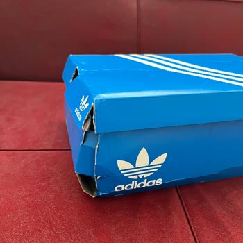 Adidas Online Mağazadan Aldığım Ayakkabılar Defolu Ve İade Süreci Mağduriyet Yaşattı