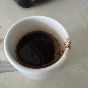 Karaca Kahve Makinesi Köpüklü Yapmıyor Ve Sürekli Kaynatarak Hazırlıyor