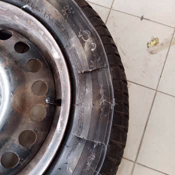 Kısa Sürede Yarılmış Lassa Lastik İçin Garanti Reddi Mağduriyeti