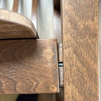 Hasarlı Ve Yanlış Renkli Koltuk Teslimatı Sonrası Bir Aydır Çözüm Sunulmadı