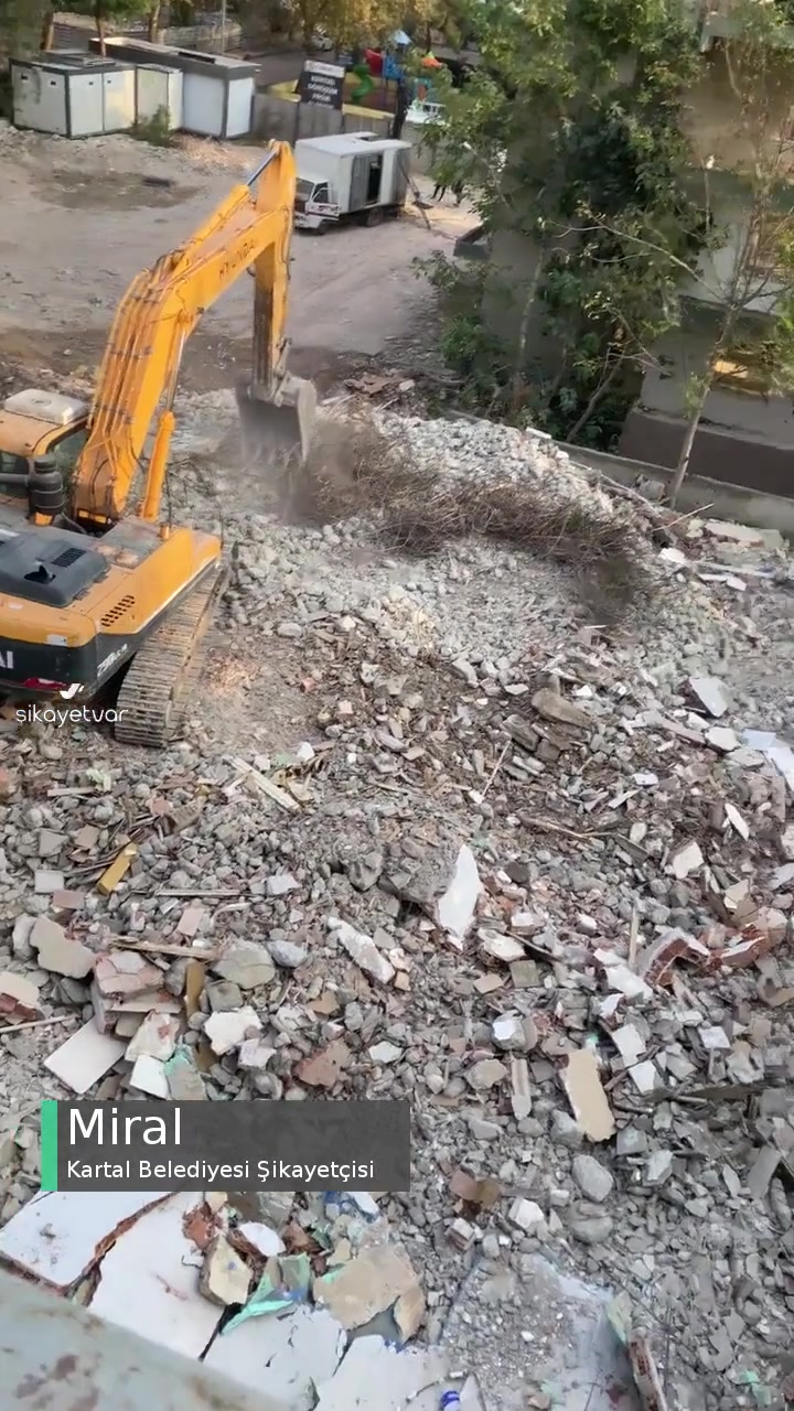 Kartal Belediyesi Şikayet Edilmesine Rağmen Bir Şey Yapmamaları videonun kapak resmi