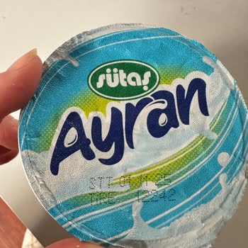 Aldığım Sütaş Ayranın İçinden Küf Ve Yabancı Cisim Çıktı