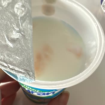 Aldığım Sütaş Ayranın İçinden Küf Ve Yabancı Cisim Çıktı
