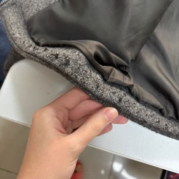 Bershka Ceketimde Tüylenme Ve Mağaza Müdürünün Kırıcı Tavrı Sonrası Çözümsüzlük