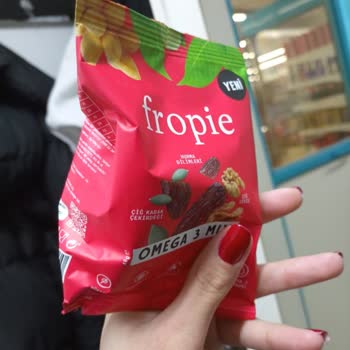 Fropie Omega 3 Mix İçinden Kıl Ve Vida Çıkması, Müşteri Hizmetlerine Ulaşılamaması