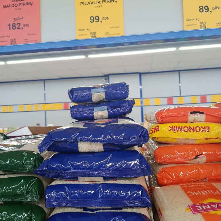 Kasada Raf Fiyatından Yüksek Ücret Ve İlgisiz Mağaza Çalışanı Deneyimi