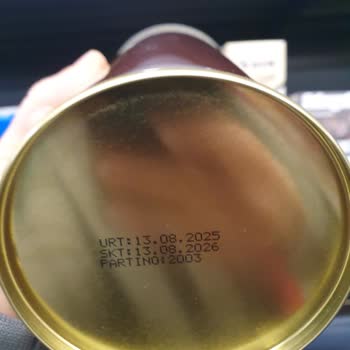 File Market Aldığım Çikolatanın İçinden Kurt Çıktı