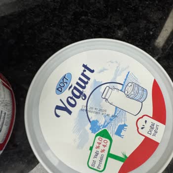 Son Kullanma Tarihi Geçmemiş Yoğurtta Küf Sorunu Ve Değişim Talebi