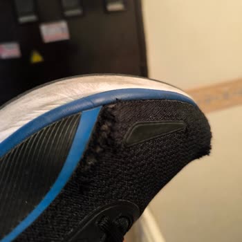 Kısa Sürede Kullanılamaz Hale Gelen Ayakkabı Ve İade Sorunu