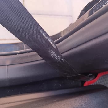 Garanti Kapsamındaki Emniyet Kemeri Ve İç Aydınlatma Sorunlarıma Çözüm Sunulmadı