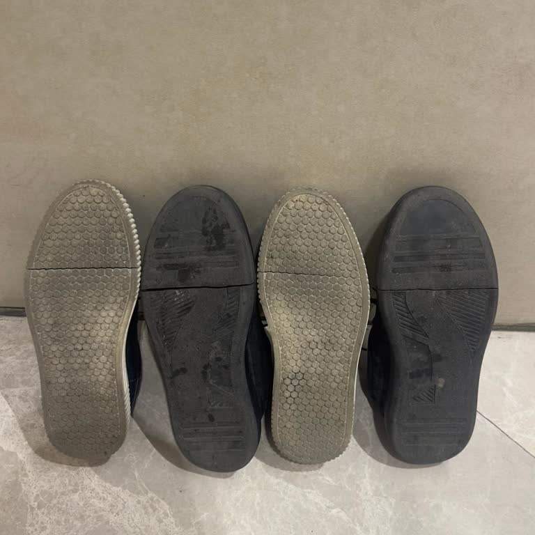 Elle Mağazasından Alınan Ayakkabılar Kısa Sürede Tabandan Ayrıldı, Çözüm Sunulmadı