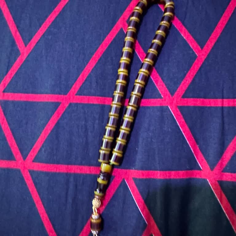 Aldığım Kehribar Tesbih Kullanılamaz Durumda Ve Satıcı İlgisiz Davrandı