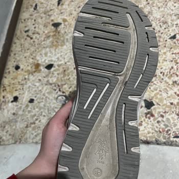 Kısa Sürede Deforme Olan Ayakkabıda Mağduriyetimin Giderilmesini Talep Ediyorum