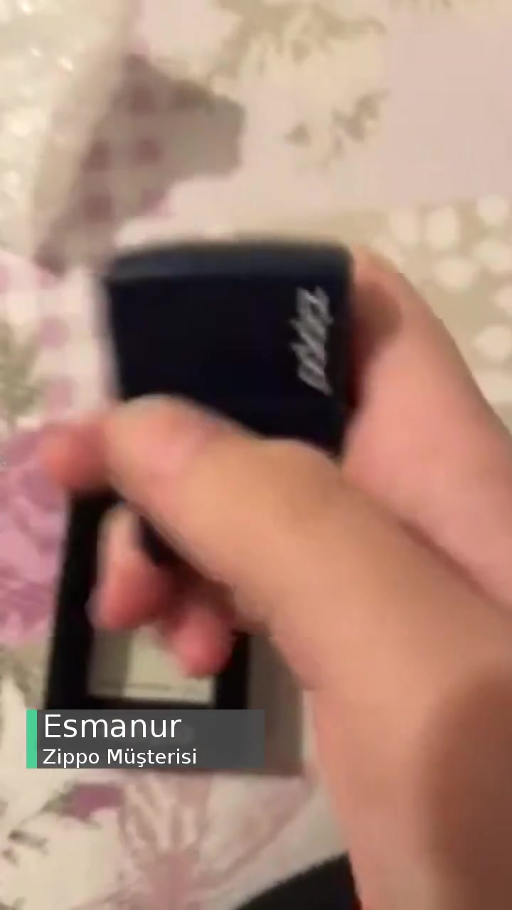 Zippo Kapağı Yamuk, Yayı Kırık videonun kapak resmi