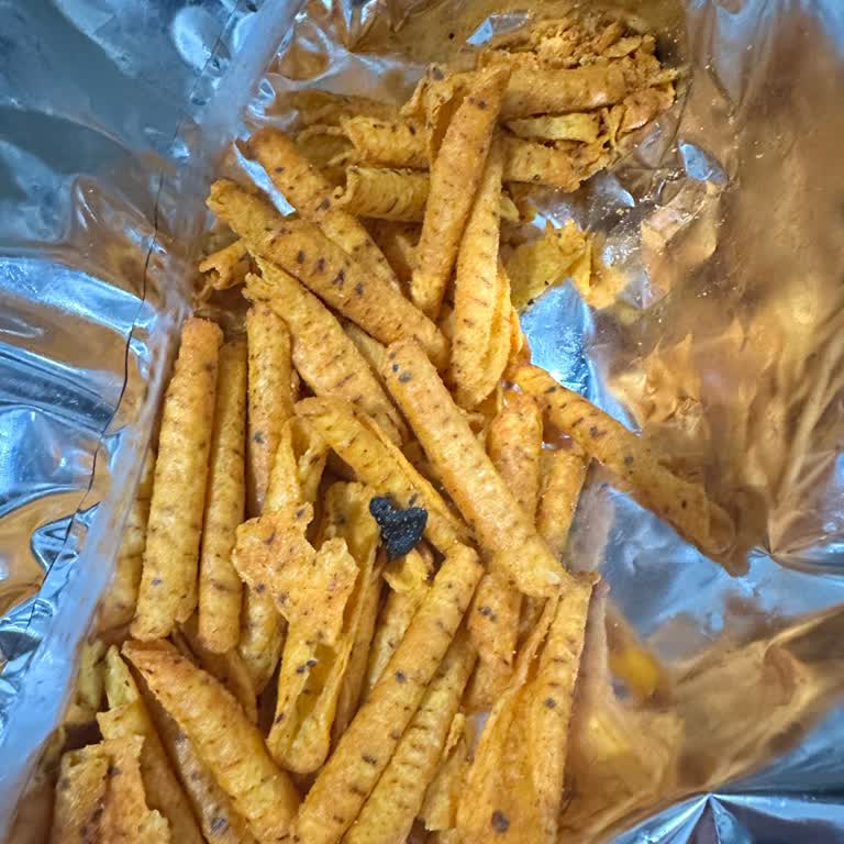 Patos Acı Paketinden Yabancı Cisim Çıktı, Mağduriyet Yaşadım