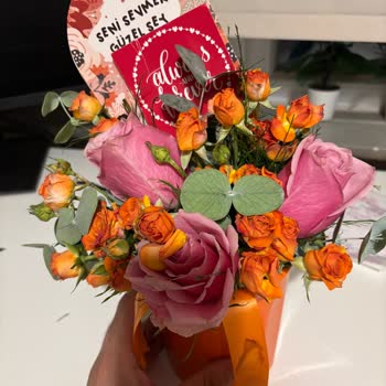 Kurumuş Güller Ve İlgisiz Müşteri Hizmetleriyle Yaşadığım Hayal Kırıklığı