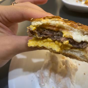 Köfteci Yusuf Pişmemiş Ürün ve İlgisiz Personel Nedeniyle Sağlık Riski