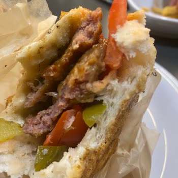 Köfteci Yusuf Pişmemiş Ürün ve İlgisiz Personel Nedeniyle Sağlık Riski