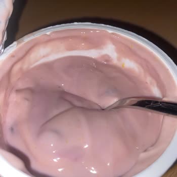 Aldığım Sek Quark Ürününün Taze Olmaması Ve Renk Değişikliği